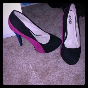 High heels block colors